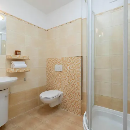 Zeromskiego Bright Near The In By Renters